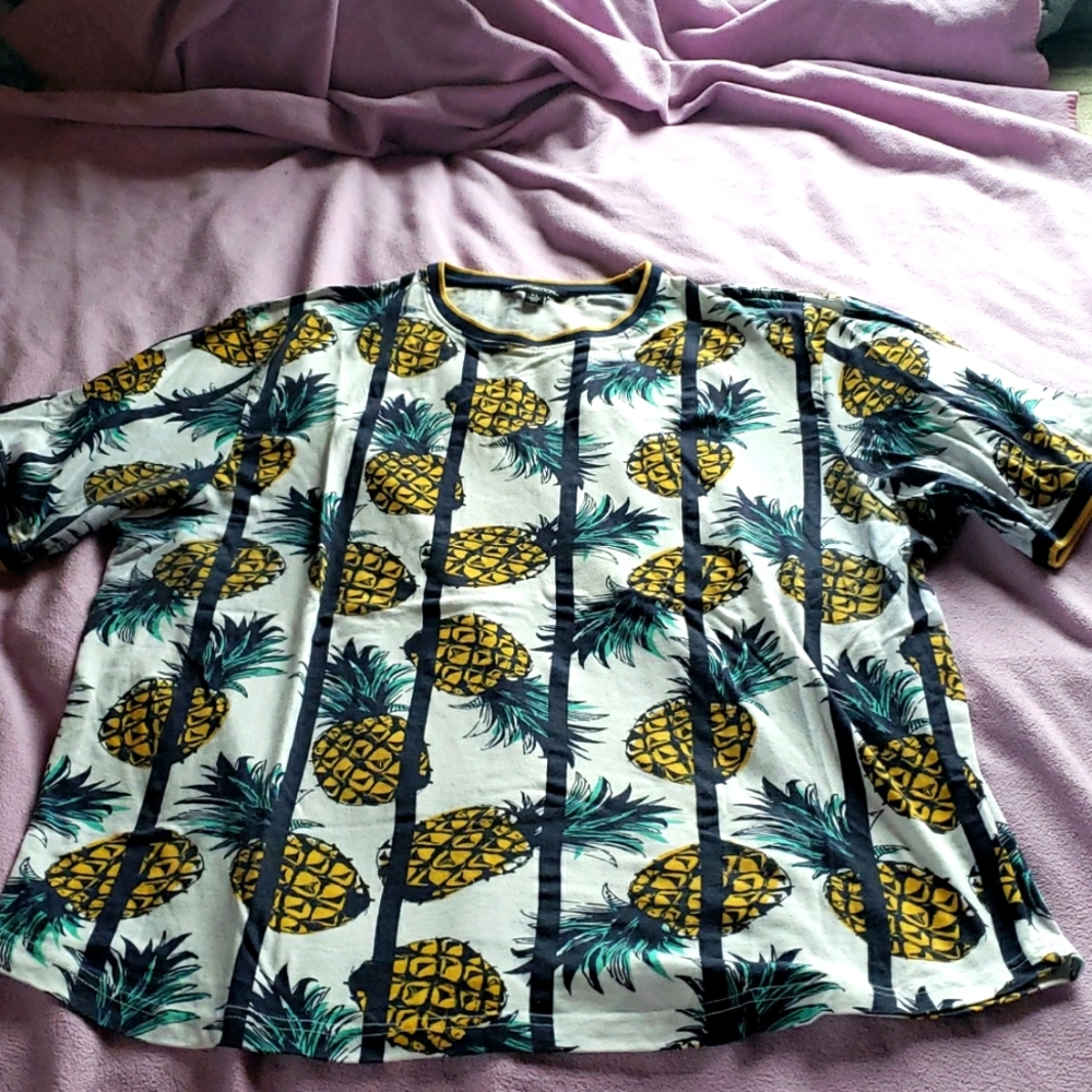 Xl pineapple tshirt - Picture 1 of 2